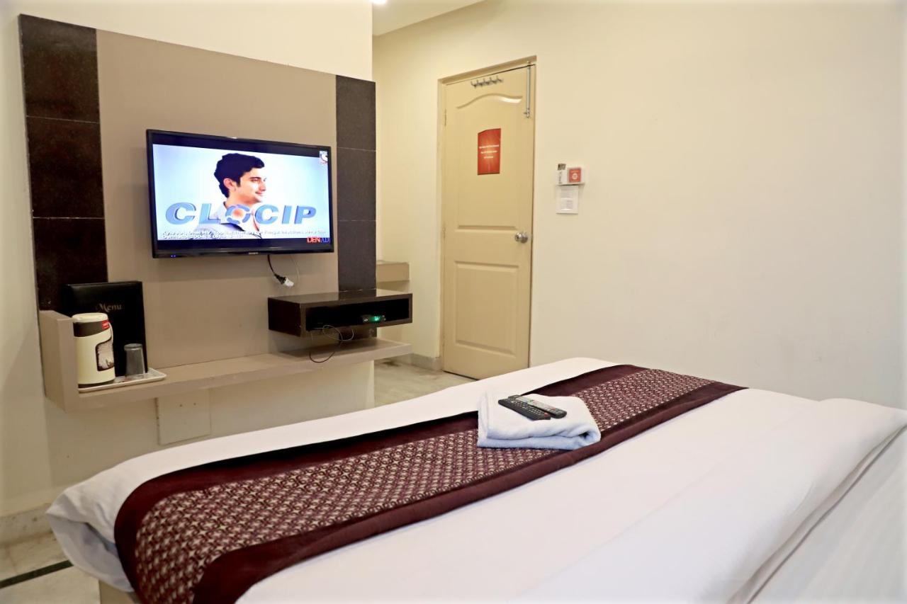 Hotel Klick International At "5 Min Walking " From New Delhi Railway Station Esterno foto
